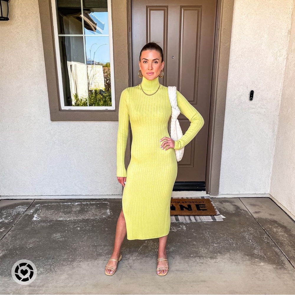 A lime green dress. Brand is L’academie. Size XS.